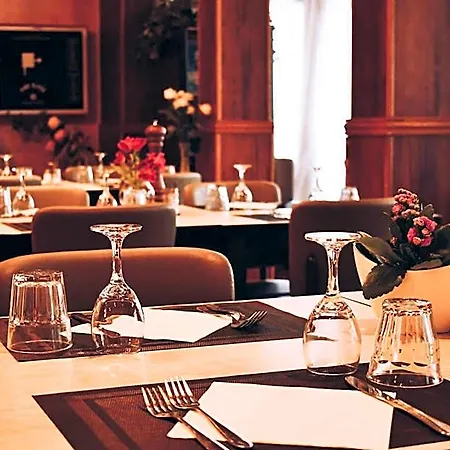 Vienna Hotell 3*