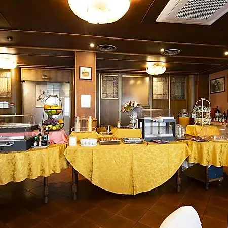 Vienna Hotell 3*